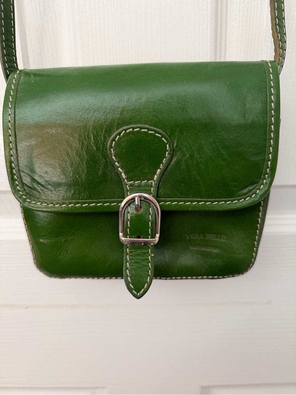 Vera Pelle Emerald Green Leather Buckle Crossbody